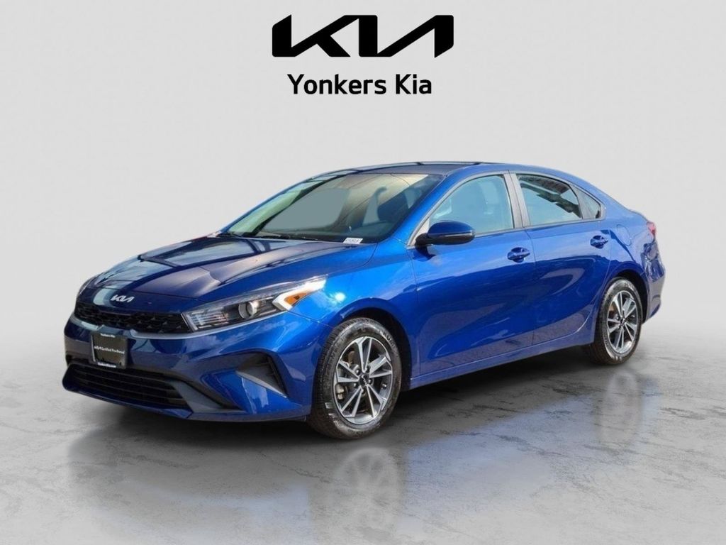 2023 Kia Forte LXS FWD photo