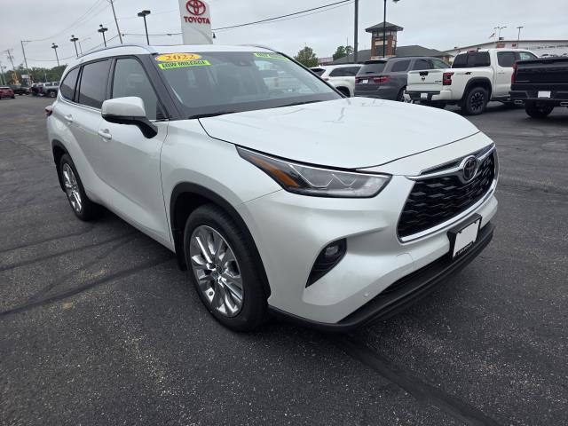 Used 2022 Toyota HIGHLANDER Sedan