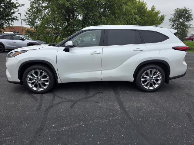 Used 2022 Toyota HIGHLANDER Sedan