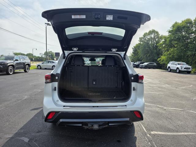 Used 2023 Toyota HIGHLANDER HYBRID Sedan