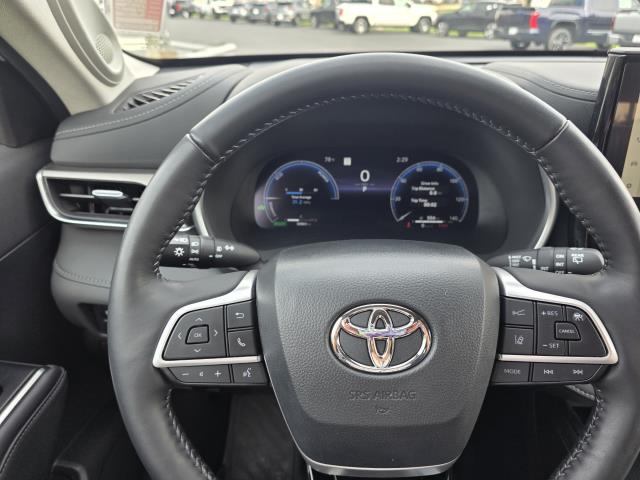 Used 2023 Toyota HIGHLANDER HYBRID Sedan