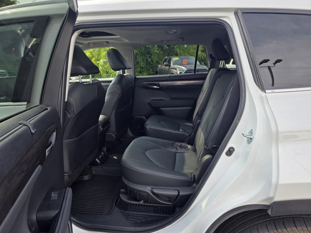 Used 2023 Toyota HIGHLANDER HYBRID Sedan