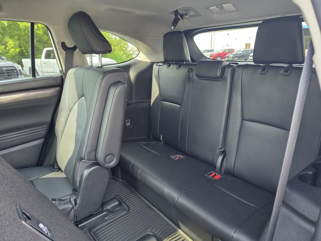 Used 2023 Toyota HIGHLANDER HYBRID Sedan