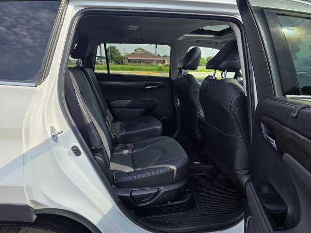 Used 2023 Toyota HIGHLANDER HYBRID Sedan